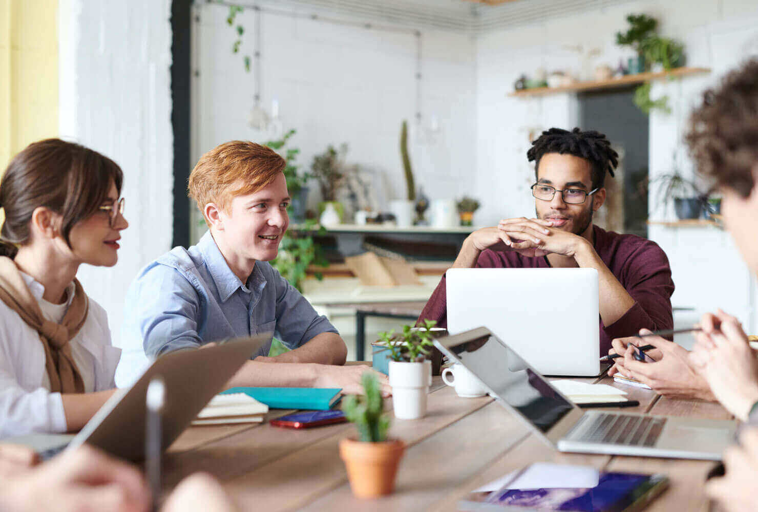 Khái niệm về tháp nhu cầu Maslow và ứng dụng trong Marketing
